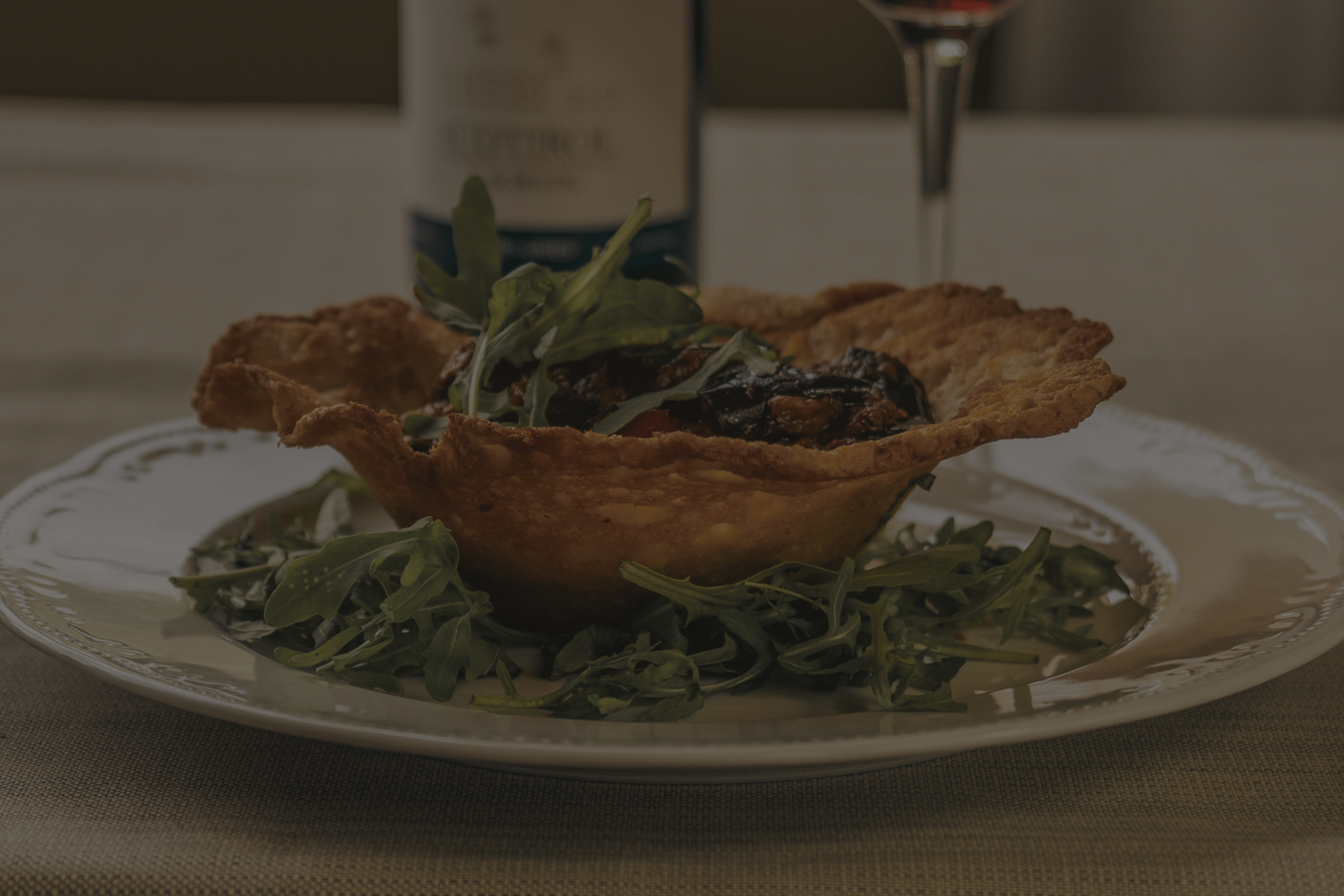 Veduta del ristorante La Corte di Laura immerso nel verde toscano